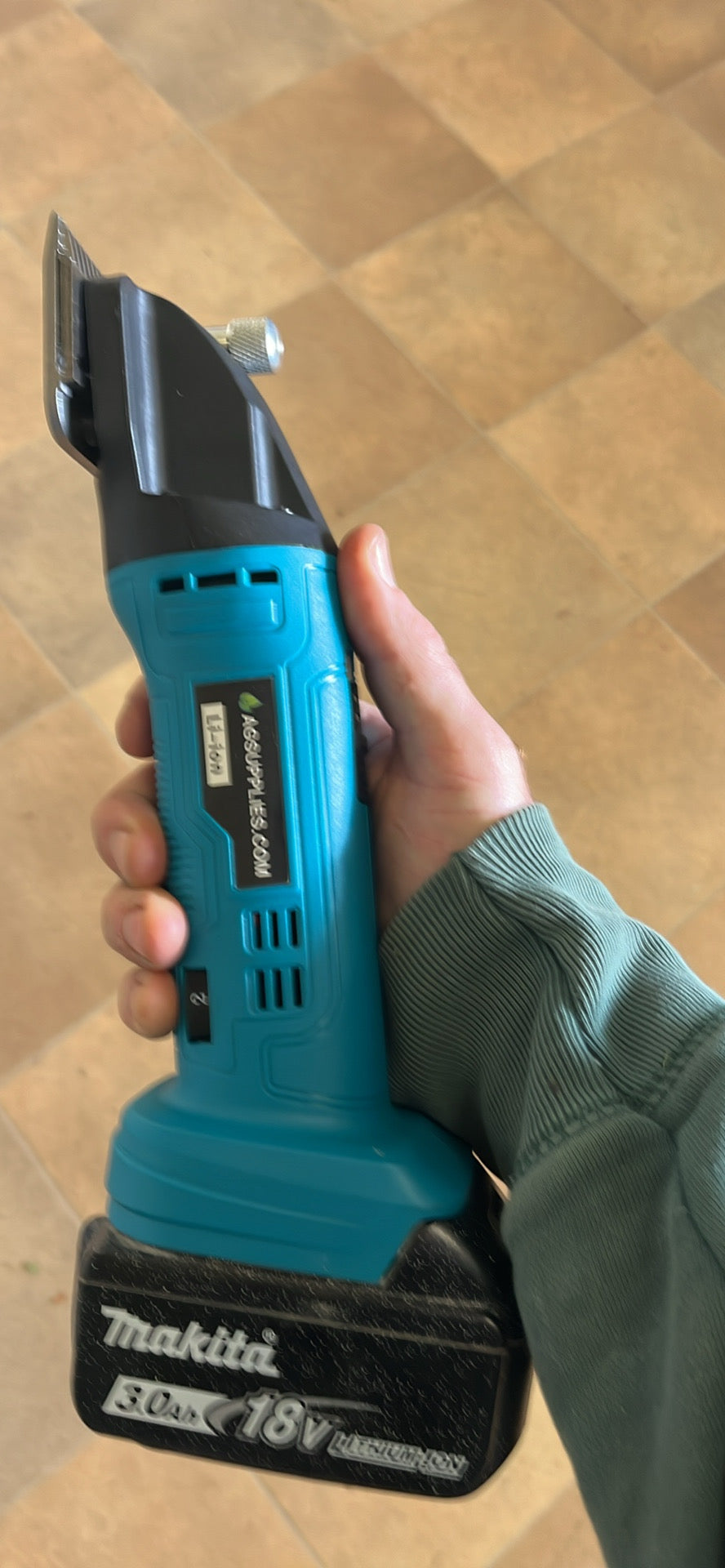 Cordless Electric 35 Teeth Horse & Goat Hair Clippers - Compatible with Milwaukee Batteries