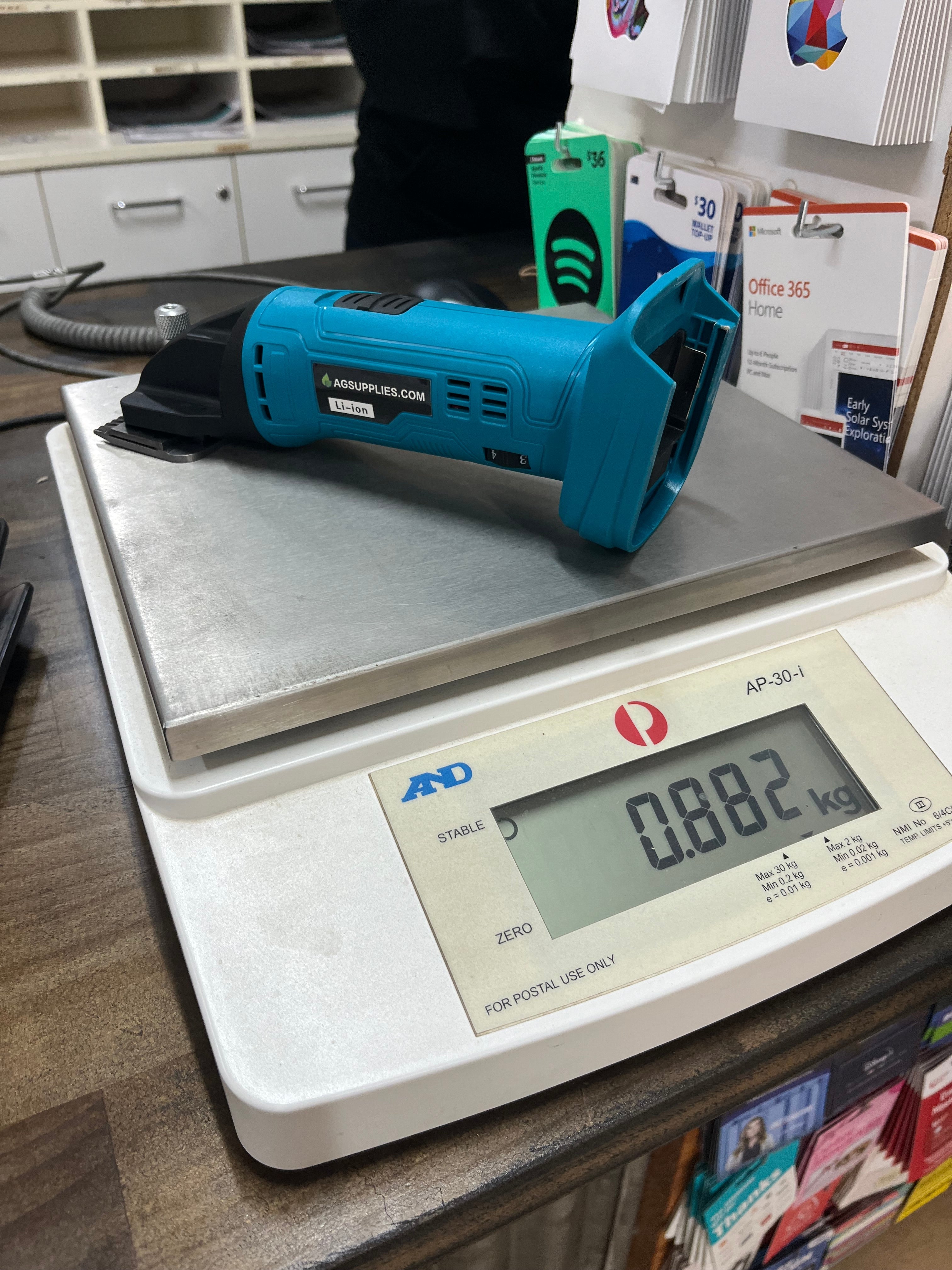 Cordless Electric 35 Teeth Horse & Goat Hair Clippers - Compatible with Milwaukee Batteries